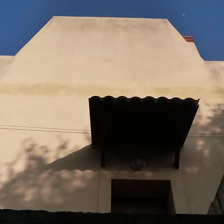 Berbaro House
